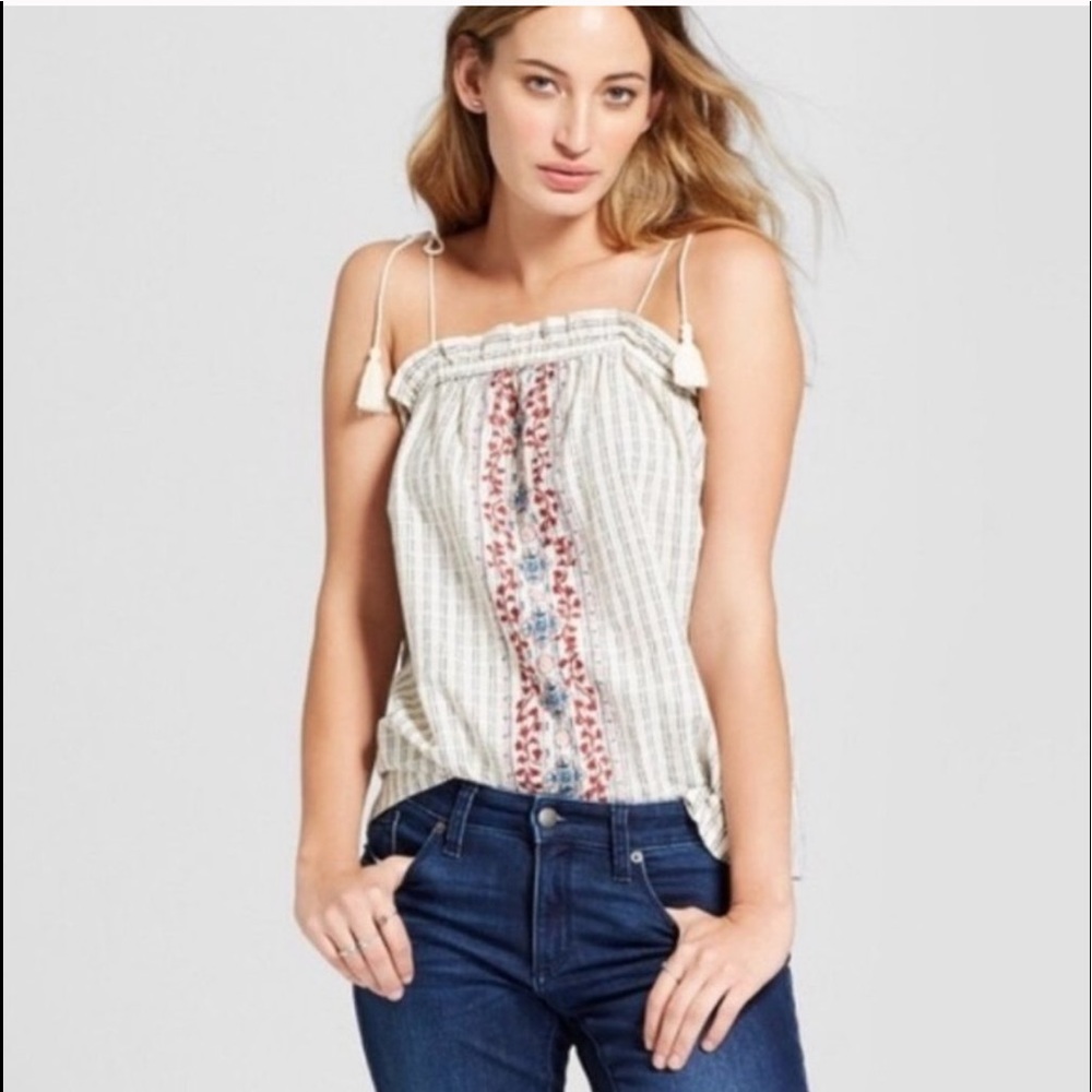 NWT Universal Thread top